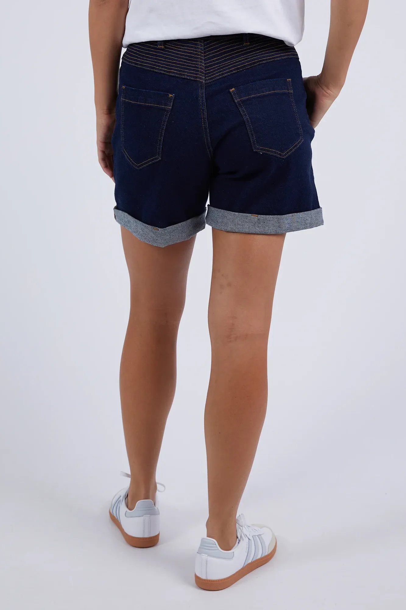 Devi Short in Dark Blue
