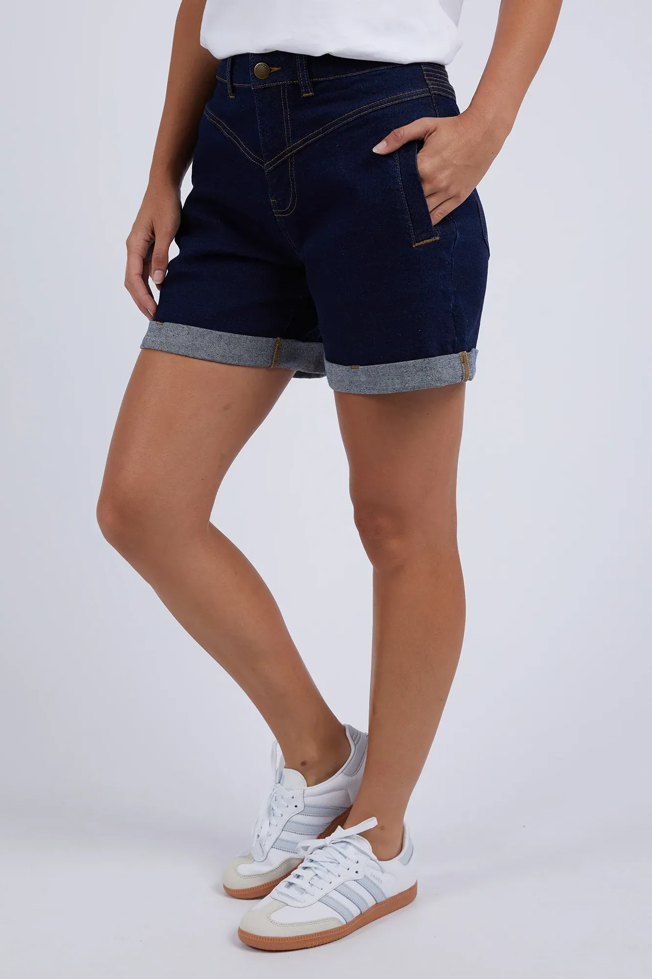 Devi Short in Dark Blue