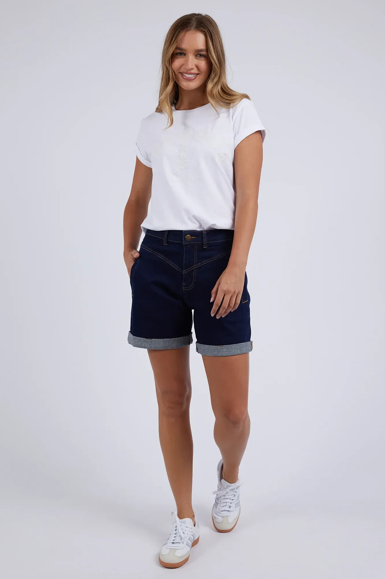 Devi Short in Dark Blue