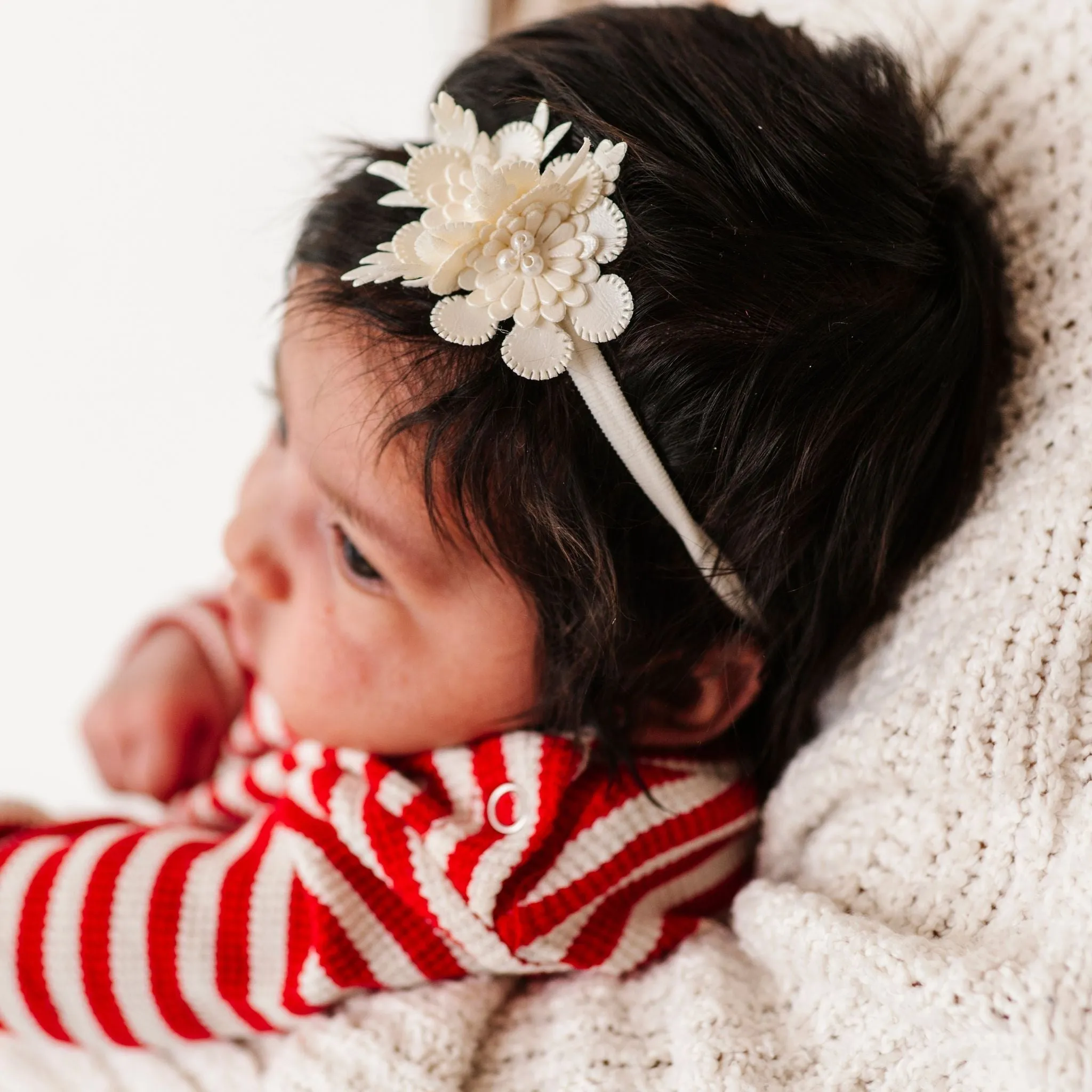 MINI NOVELTY SKINNY: faux leather snowflake